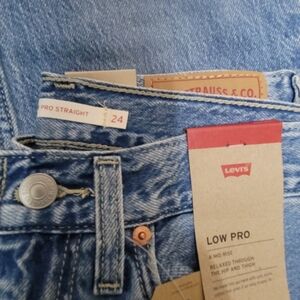 NWT LEVI'S LOW PRO Lightweight Ladies Jean Denim Size 24 = Size 0-1